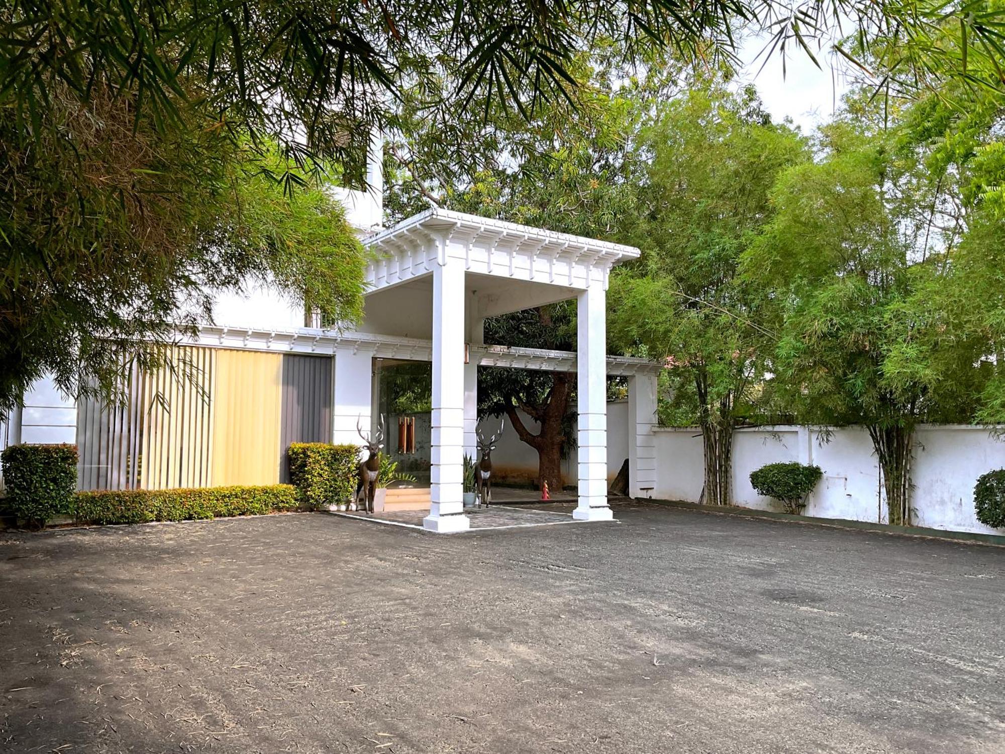 Grand Detagamuwa Hotel Kataragama Exterior photo