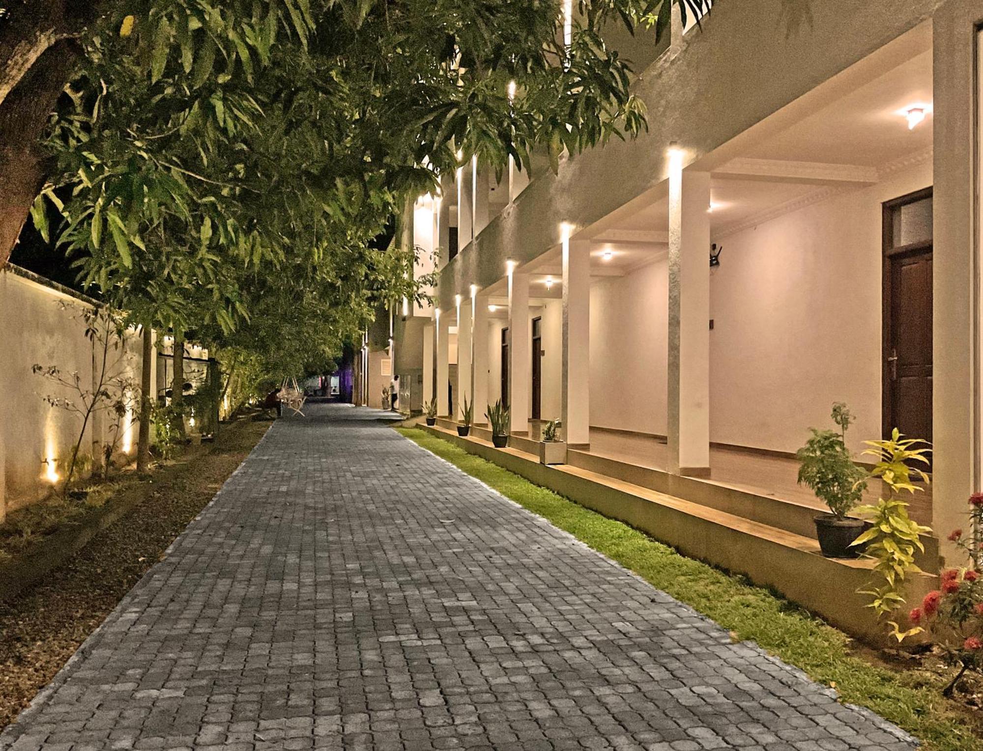 Grand Detagamuwa Hotel Kataragama Exterior photo