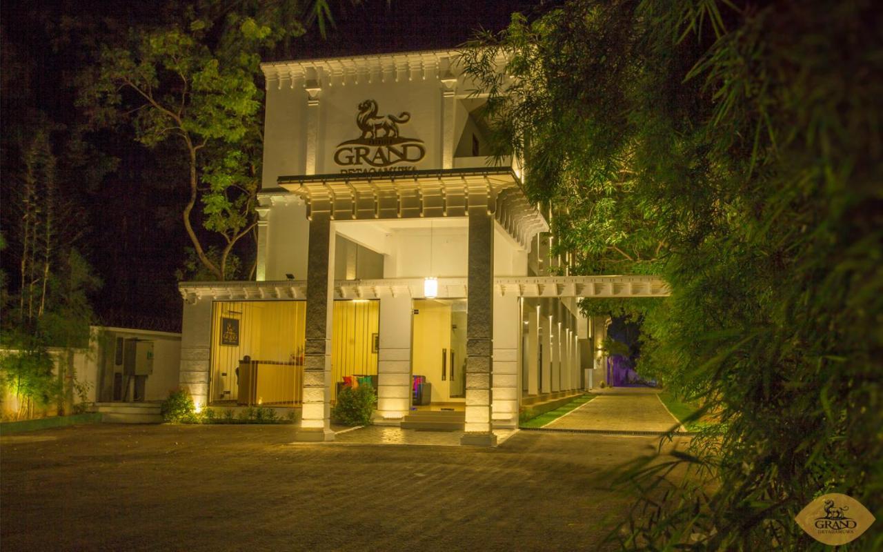 Grand Detagamuwa Hotel Kataragama Exterior photo